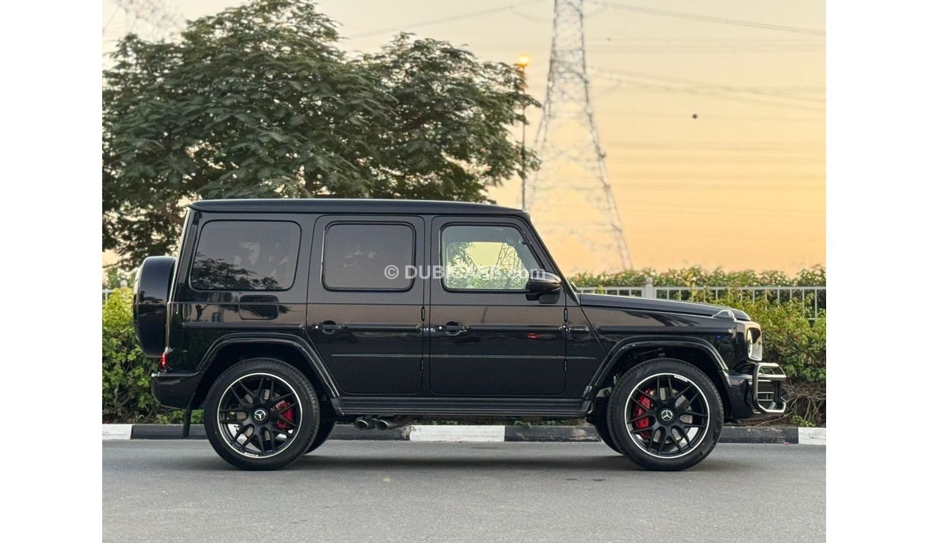 Mercedes-Benz G 63 AMG Double night package with full carbon finer inside