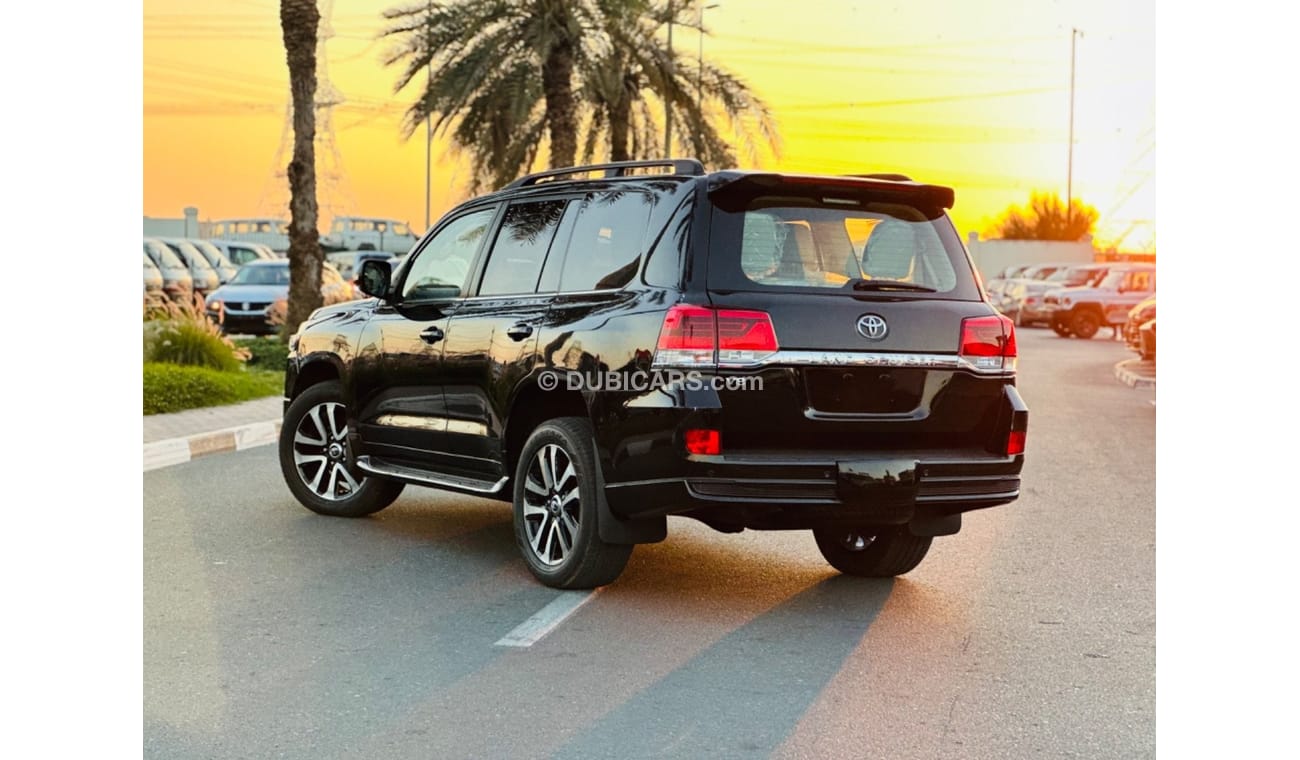 Used Toyota Land Cruiser Right hand drive 2019 for sale in Dubai - 704407