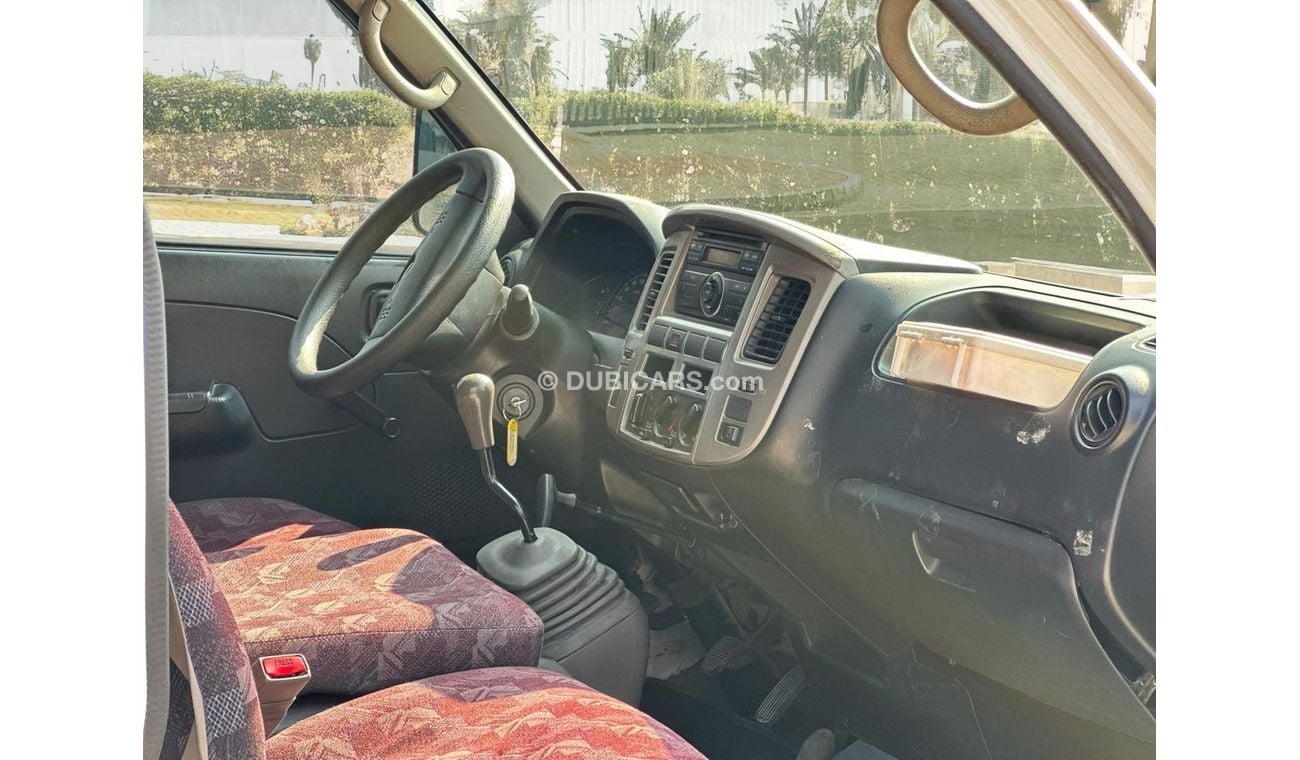 Nissan Urvan Std 2.5L (14 Seater) NISSAN URVAN 2.5L I4 RWD | GOOD CONDITION |  GCC | WELL MAINTAINED | 12 SEATERN