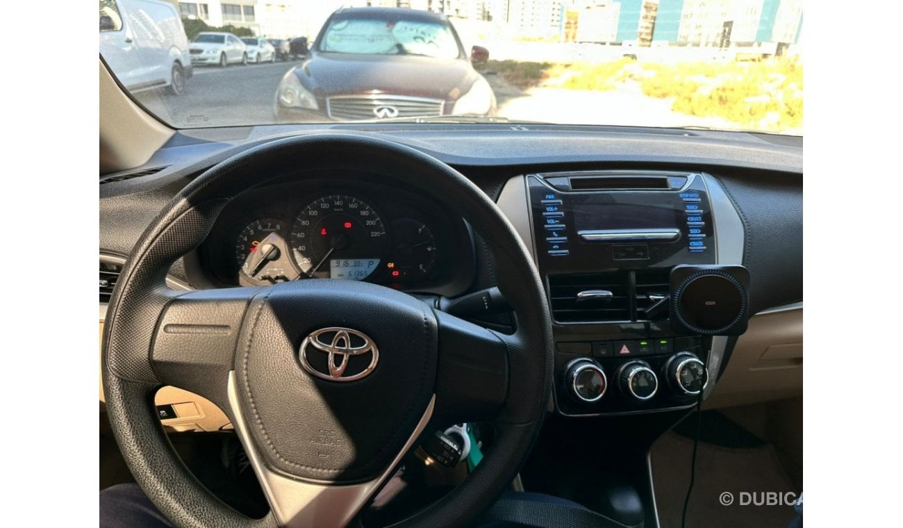 Toyota Yaris SE 1.3L (100 HP)