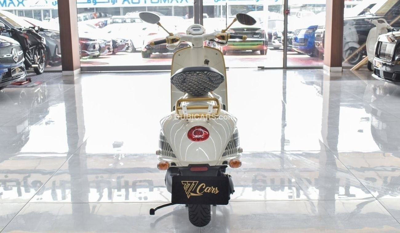 Vespa 946  Christian Dior Edition VESPA 946 CHRISTIAN DIOR 2022 (ONLY 946 PIECES IN THE WORLD)