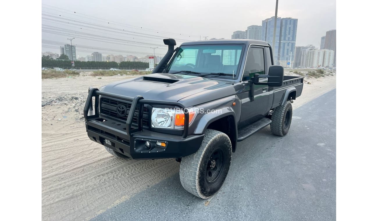 Toyota Land Cruiser Pick Up