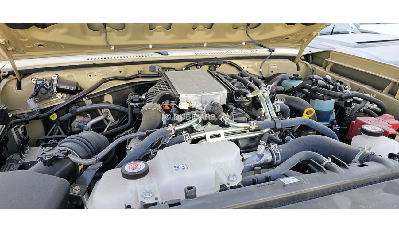 تويوتا لاند كروزر بيك آب 2.8 DIESEL AUTO