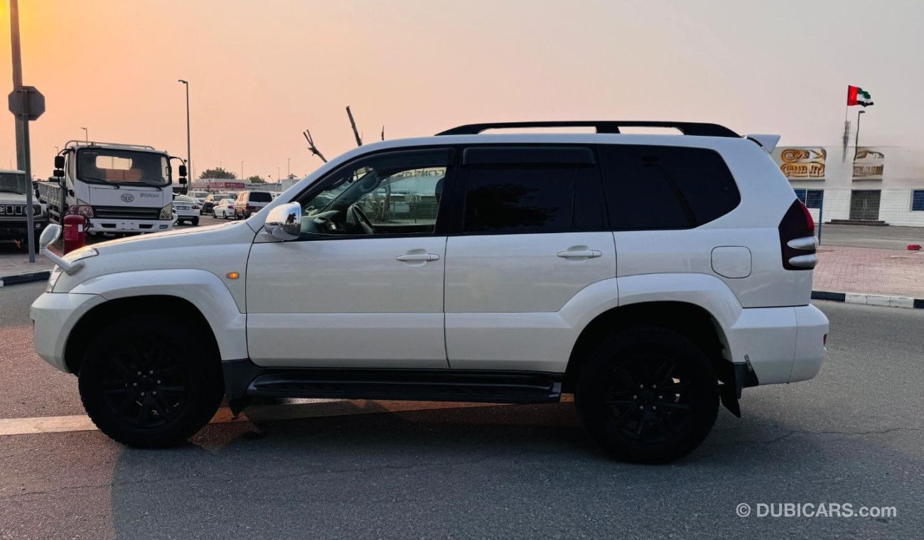 Toyota Prado PREMIUM BEIGE INTERRIOR | SUNROOF | 3.0L DIESEL | RHD | 2007 | FENDER HOOD MIRROR