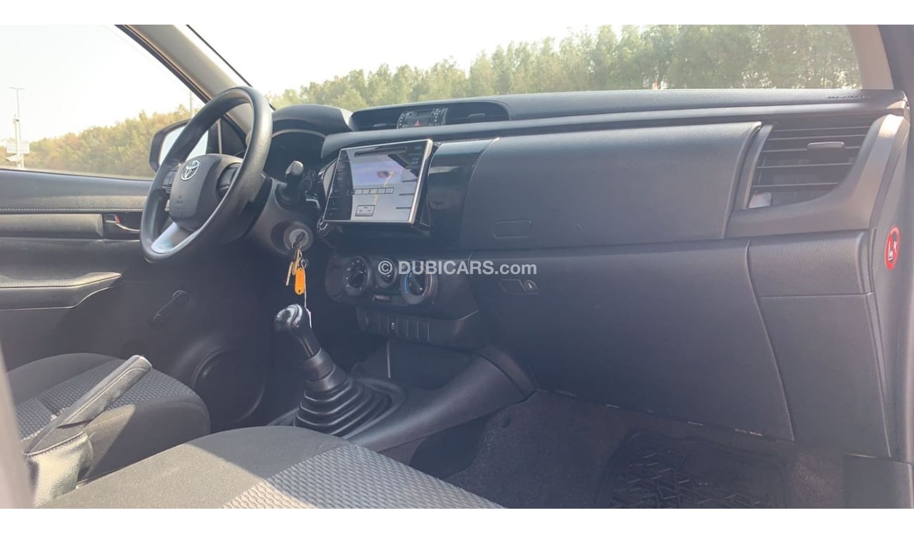 Toyota Hilux Toyota Hilux 2017 2.7L 4x2 Ref#92-22