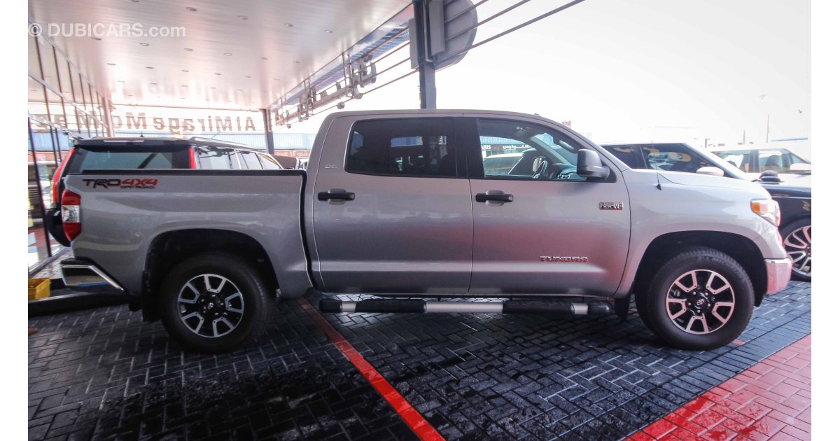 Toyota Tundra SRS for sale: AED 119,000. Grey/Silver, 2014