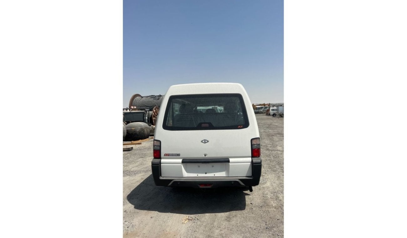 CMC D 260 CMC Veryca- Window Van -8 seater/ 2.4L 2WD