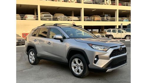 Toyota RAV4 XLE 2.5L 2020 LIMITED SUNROOF FULL OPTION 4x4 US SPEC