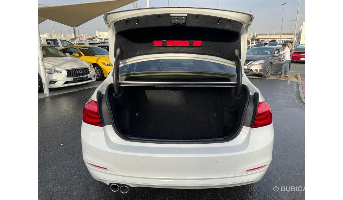 BMW 320i Exclusive BMW 320 _GCC_2018_Excellent Condition _Full option