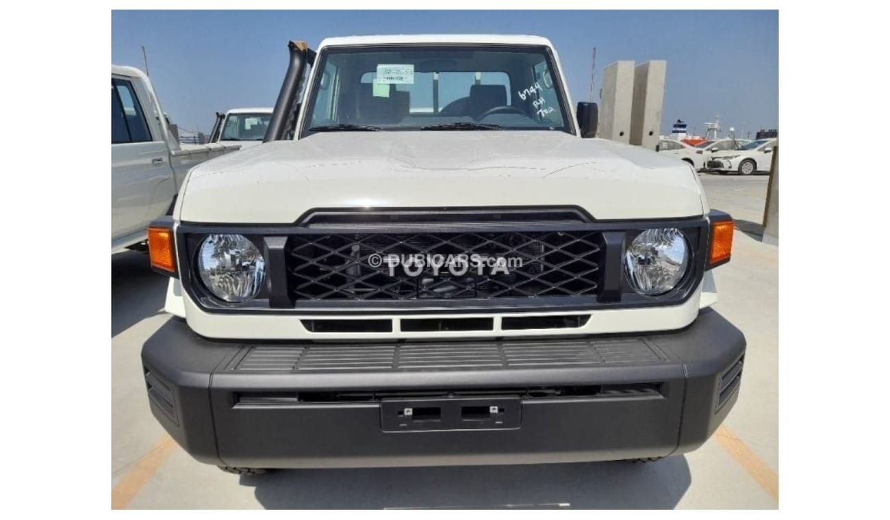 تويوتا لاند كروزر بيك آب LC79 SC 4.2L DIESEL| MANUAL | 2024 | 0 KM | 03 YEARS WARRANTY