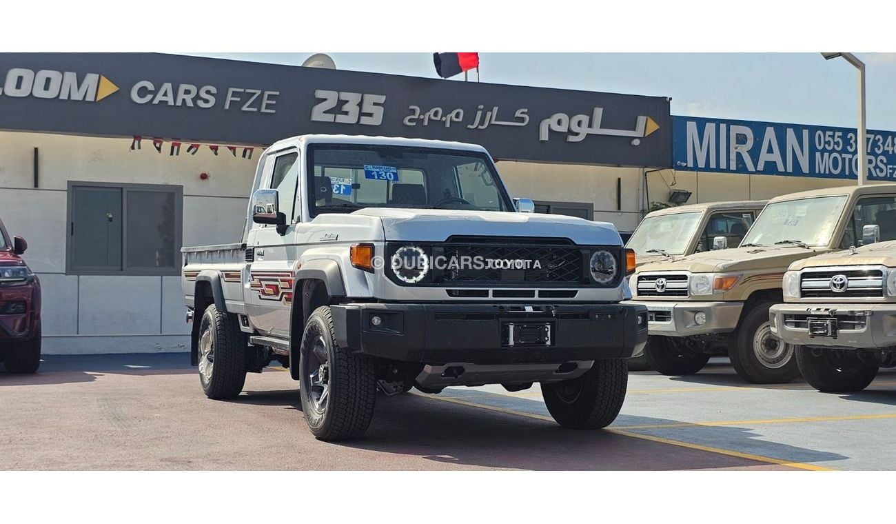 تويوتا لاند كروزر بيك آب TOYOTA LANDCRUISER 79 Pickup /A UTOMATIC/WINCH/DIFF LOCK/COOL BOX/LEATHER SEATS/REAR CAMERA/2024