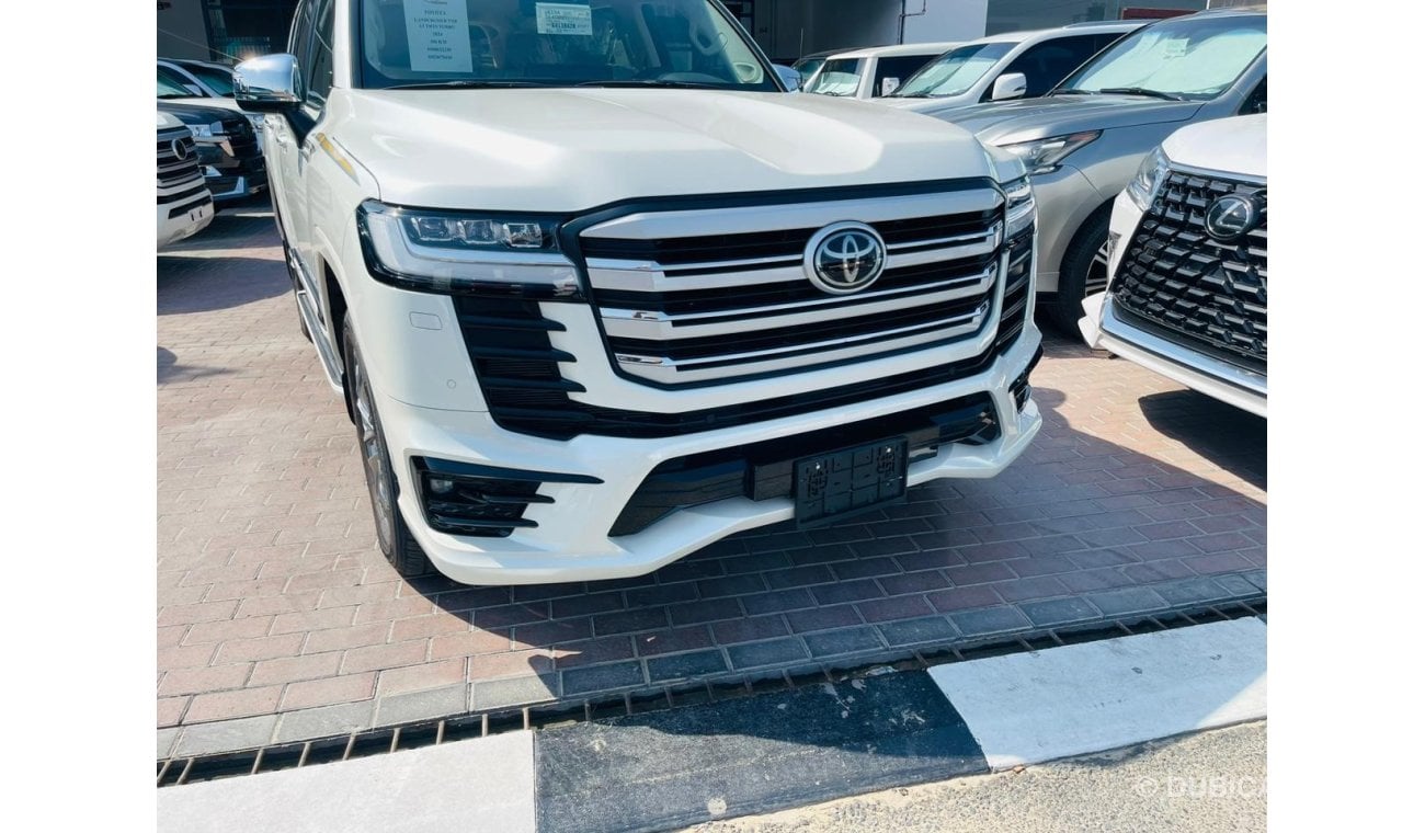 Toyota Land Cruiser TOYOTA LANDCRUISER VXR 3.5 TWINTURBO 4YEARS WARRANTY FROM ALFUTTAIM