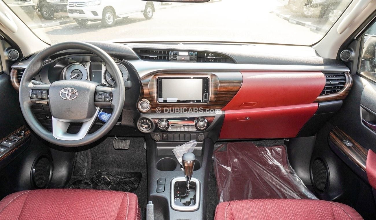 Toyota Hilux SR5. 2.7L 4WD. A/T