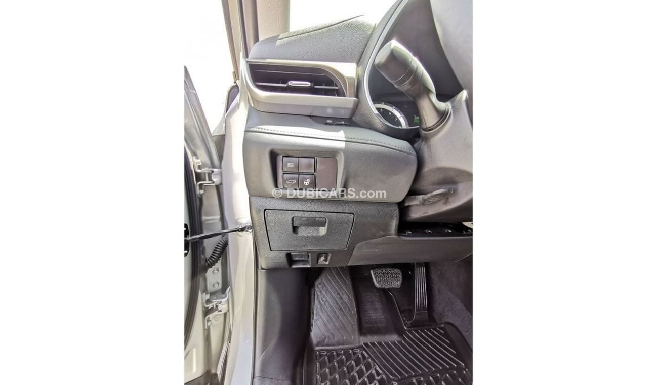 Toyota Highlander Toyota Highlander XLE - 2022- Silver