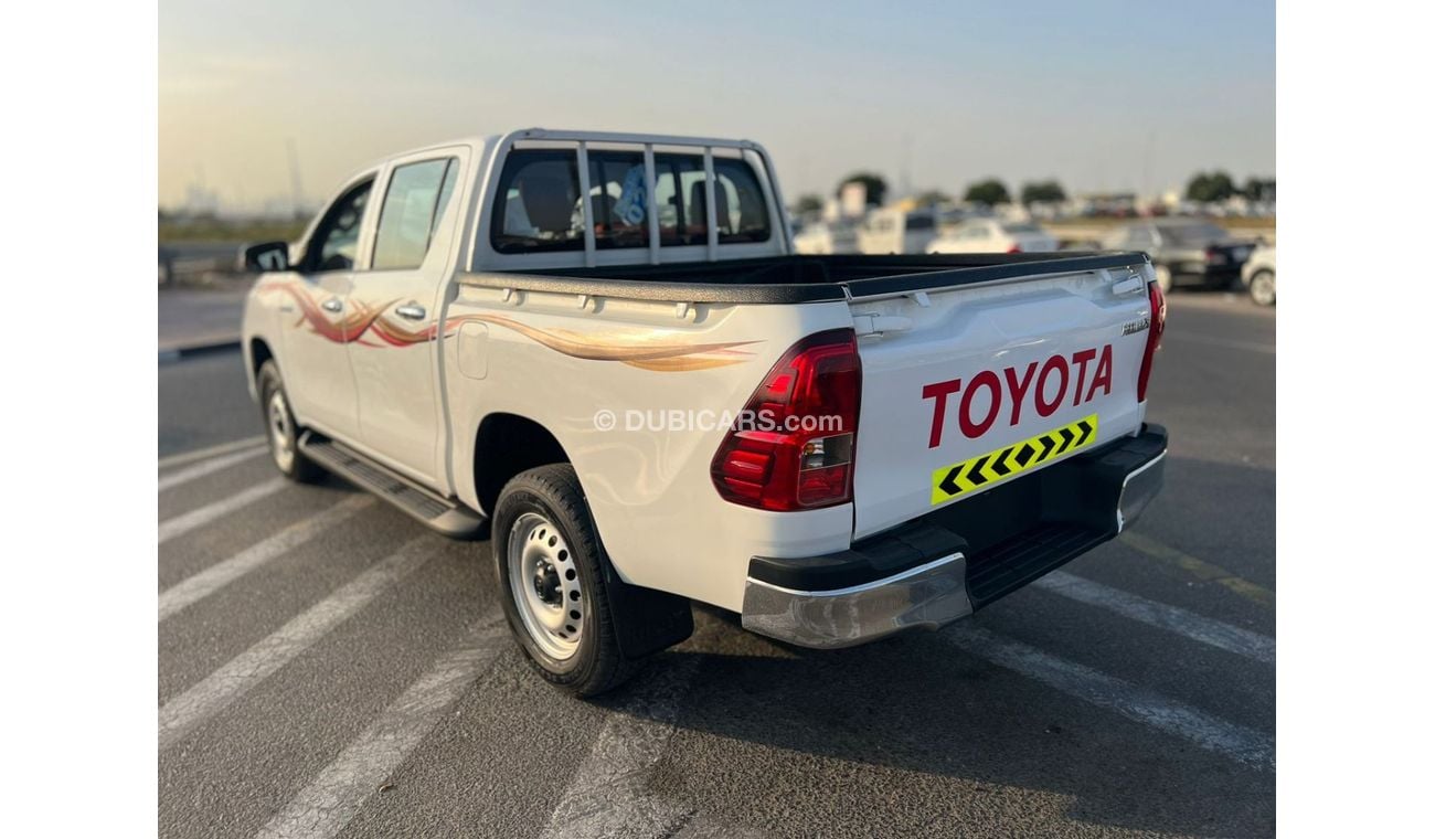 تويوتا هيلوكس 2021 TOYOTA HILUX 2.8L V4 **DIESEL** MANUAL TRANSMISSION  + POWER WINDOW + 4X4  - DOUBLE CABIN - wit