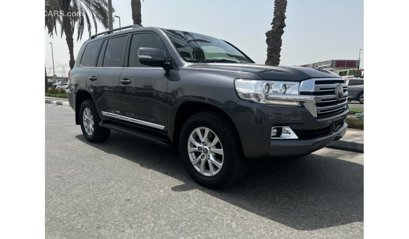 Toyota Land Cruiser VXR English