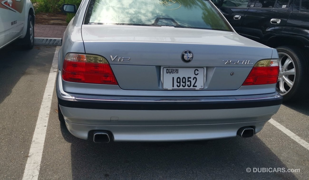 BMW 750Li V12