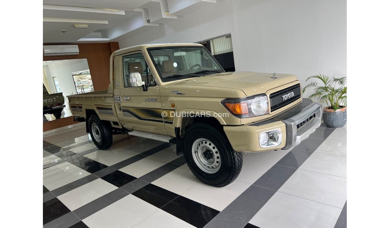 تويوتا لاند كروزر بيك آب PICKUP 70th LX2 4.0L