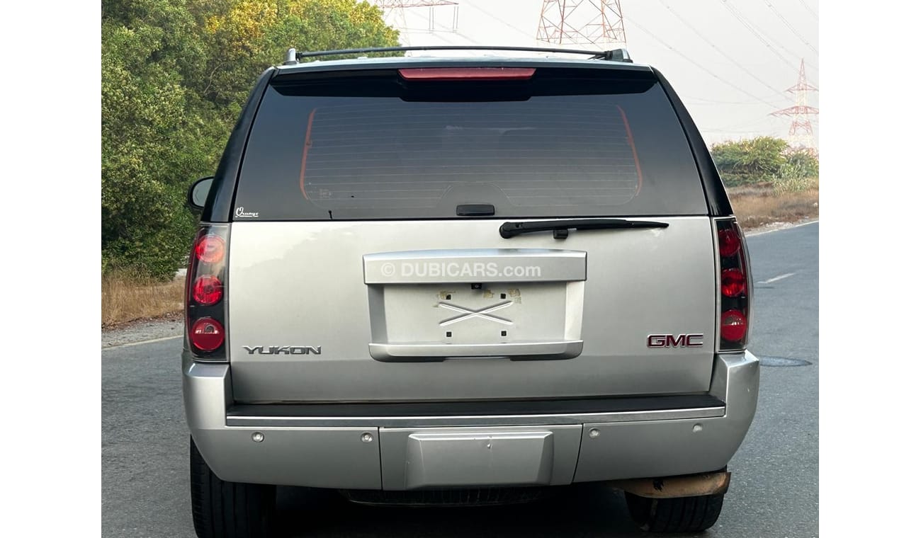 GMC Yukon Denali 6.2L (9 Seater)