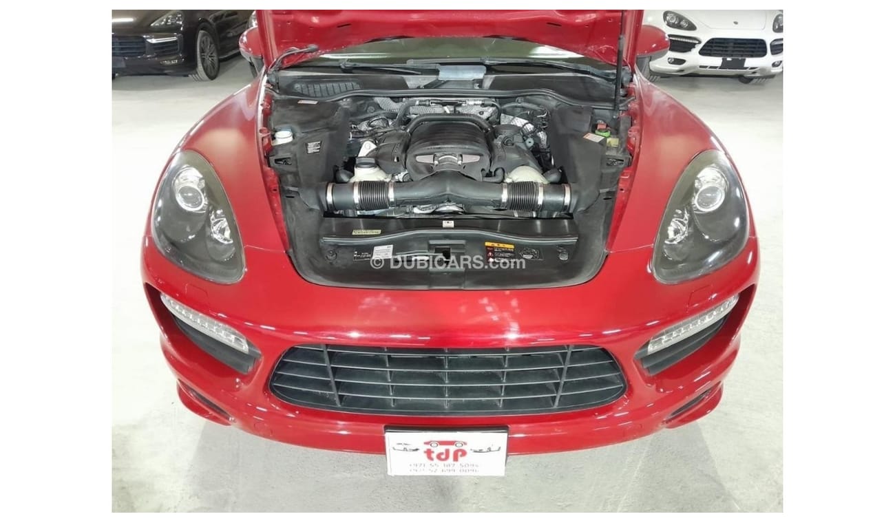 بورش كايان PORSCHE CAYENNE GTS 4.8L 2013, WITH GTS INTERIOR PACKAGE, SPORTS CHRONO PACKAGE AND MORE..