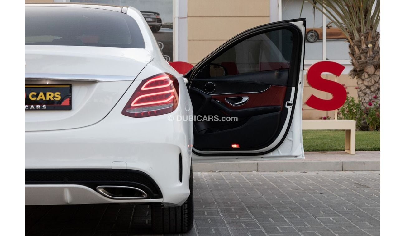 مرسيدس بنز C200 Mercedes-Benz C200 AMG Pack 2016 GCC under Warranty with Flexible Down-Payment.