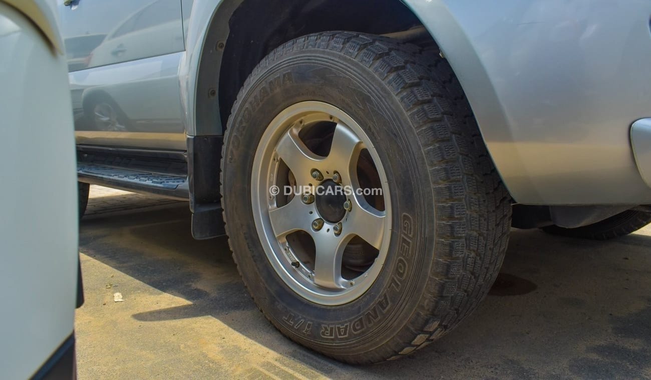 Toyota Prado KDJ125-0031125 || 2005, ||Diesel  || SILVERM, 3DR, A/T || ONLY FOR EXPORT || RIGHT HAND DRIVE.