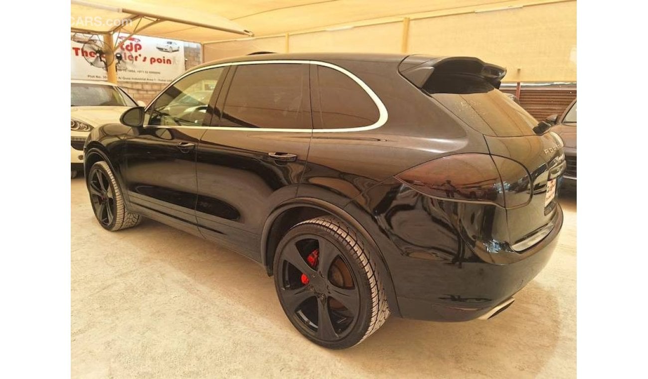 بورش كايان PORSCHE CAYENNE S 4.8L 2011 WITH SUNROOF, REAR FLIPDOWN MONITOR, DRIVE RECORDER AND 22 INCH ALLOYS