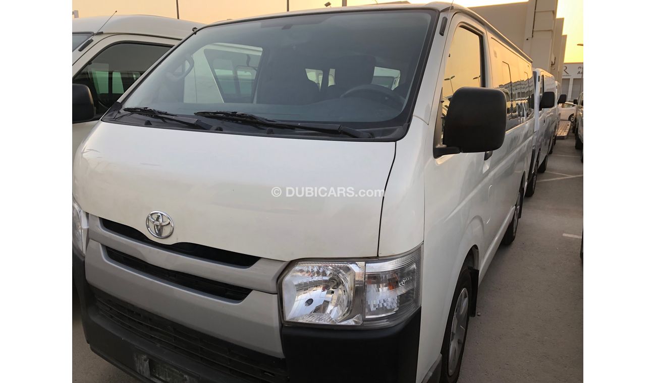 Toyota Hiace Toyota Hiace bus 15 str,model:2015. only done 88000 km