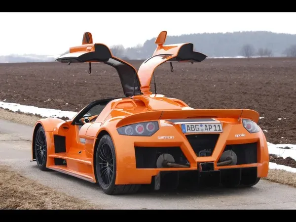 Gumpert Apollo exterior - Rear Right Angled