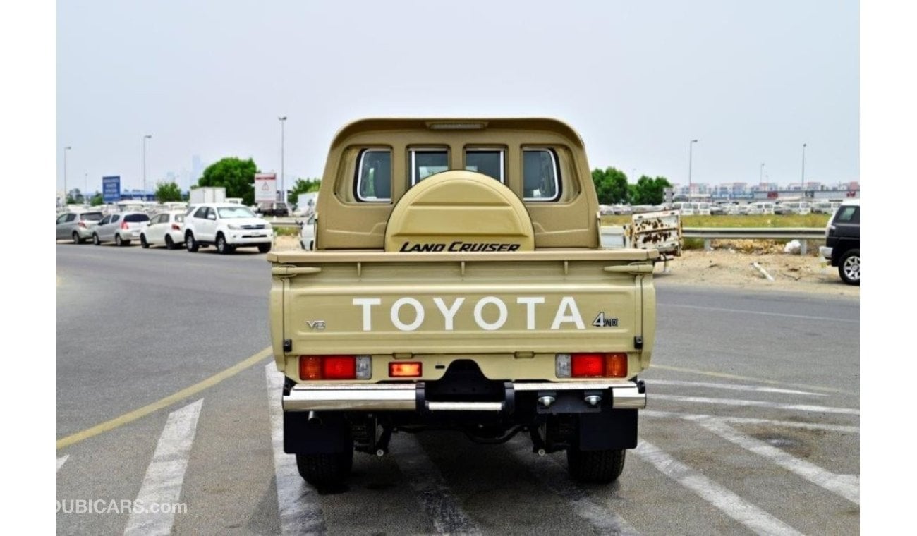 تويوتا لاند كروزر بيك آب Double Cab V8 4.5L Diesel MT with Front / Rear Diff Lock, Black Wheels, Winch