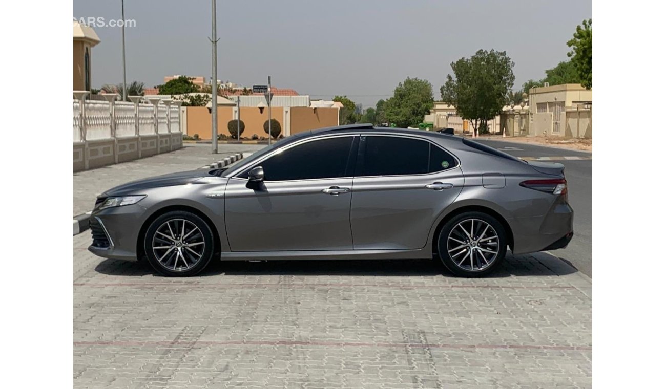 تويوتا كامري Toyota Camry SE+ 2022 - 3.5L,V6  Full Option,Panoramic, GCC Specs