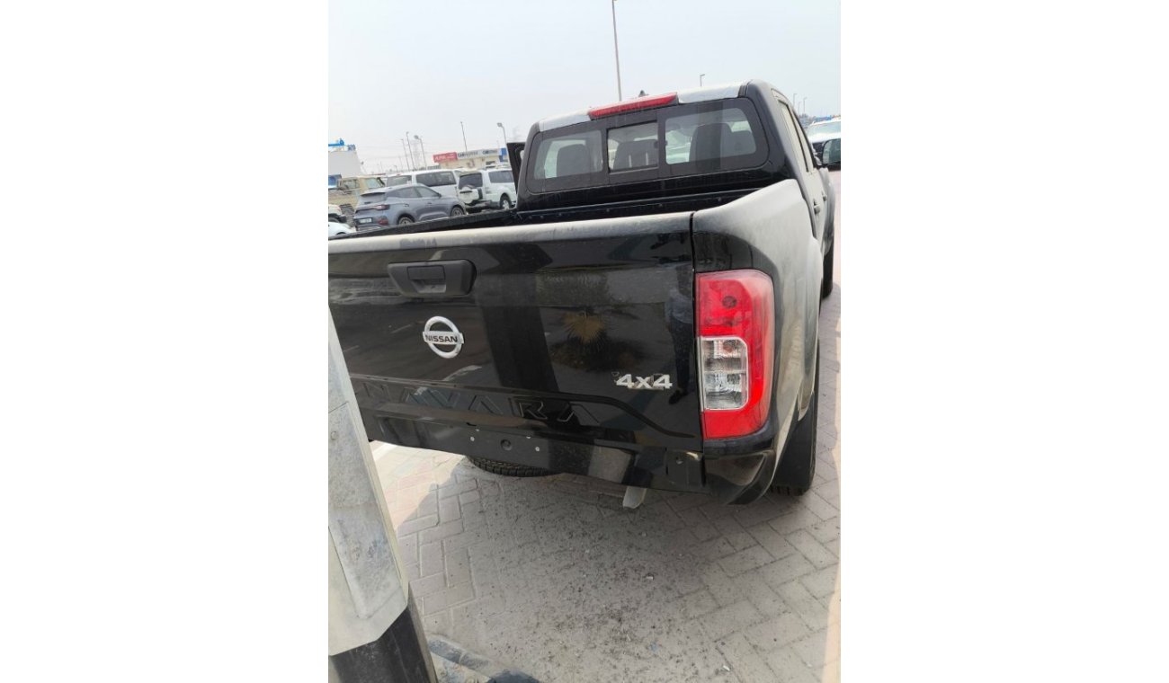 نيسان نافارا Nissan/Navara/NAV02 D23 2.5D XE 4X4 DC PLUS Mt