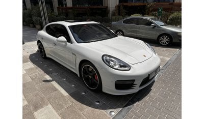 Porsche Panamera GTS