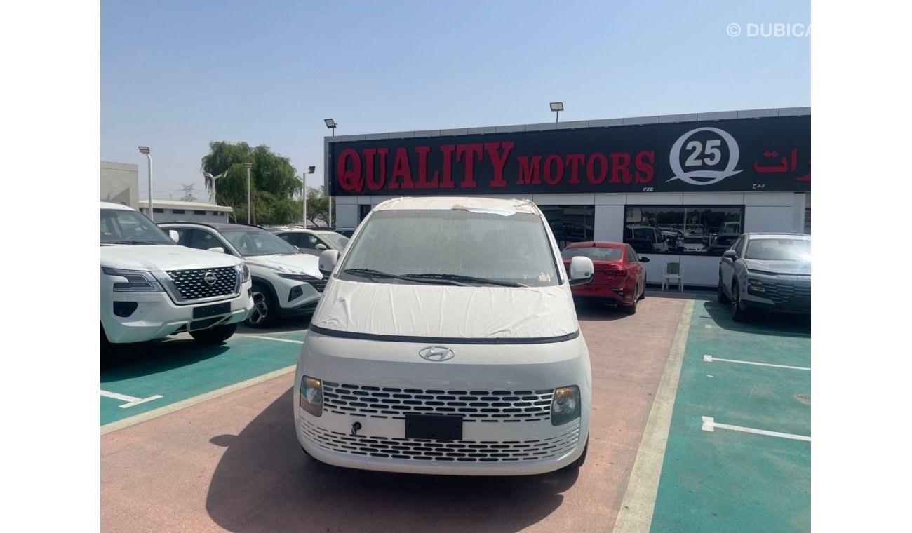 Hyundai Staria 3.5 engine // automatic // 11 seats // model 2024