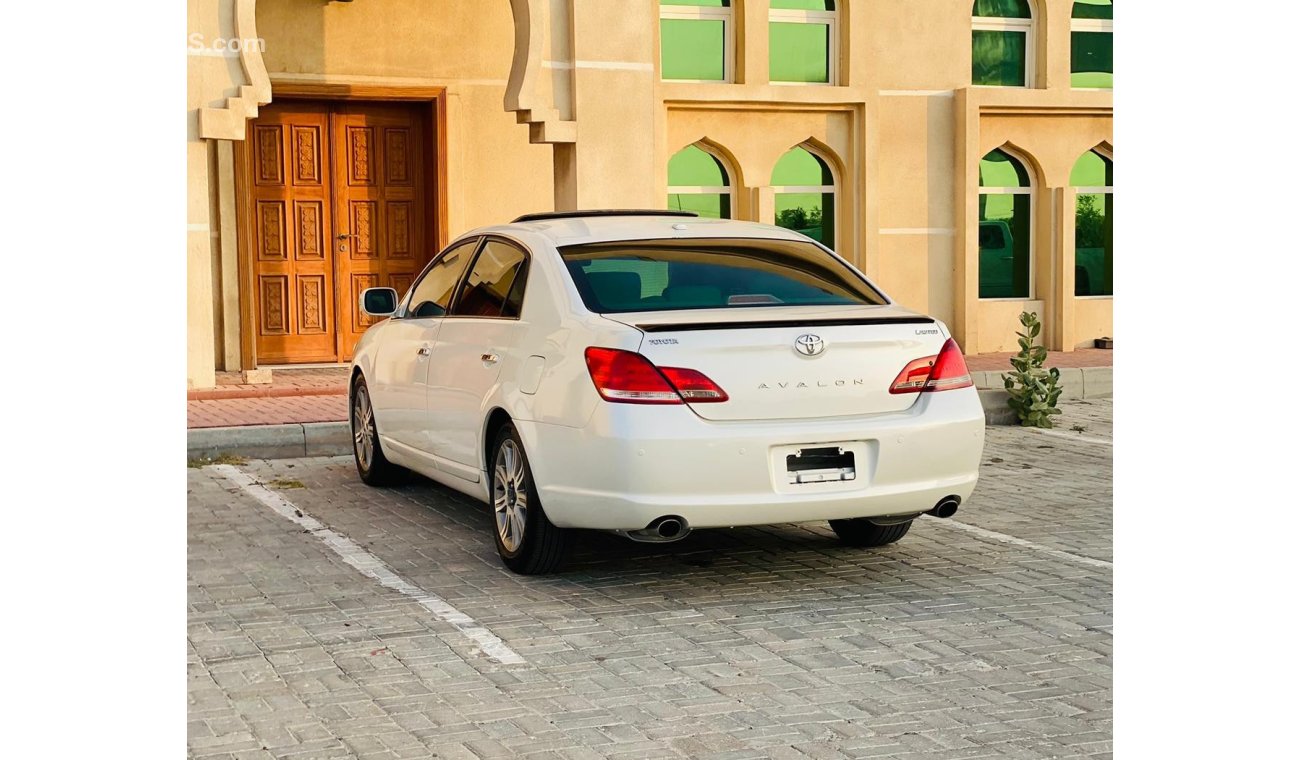 Toyota Avalon Good condition car GCC