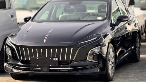 هونغشي EQM5 HONGQI E-QM5 LUXURY