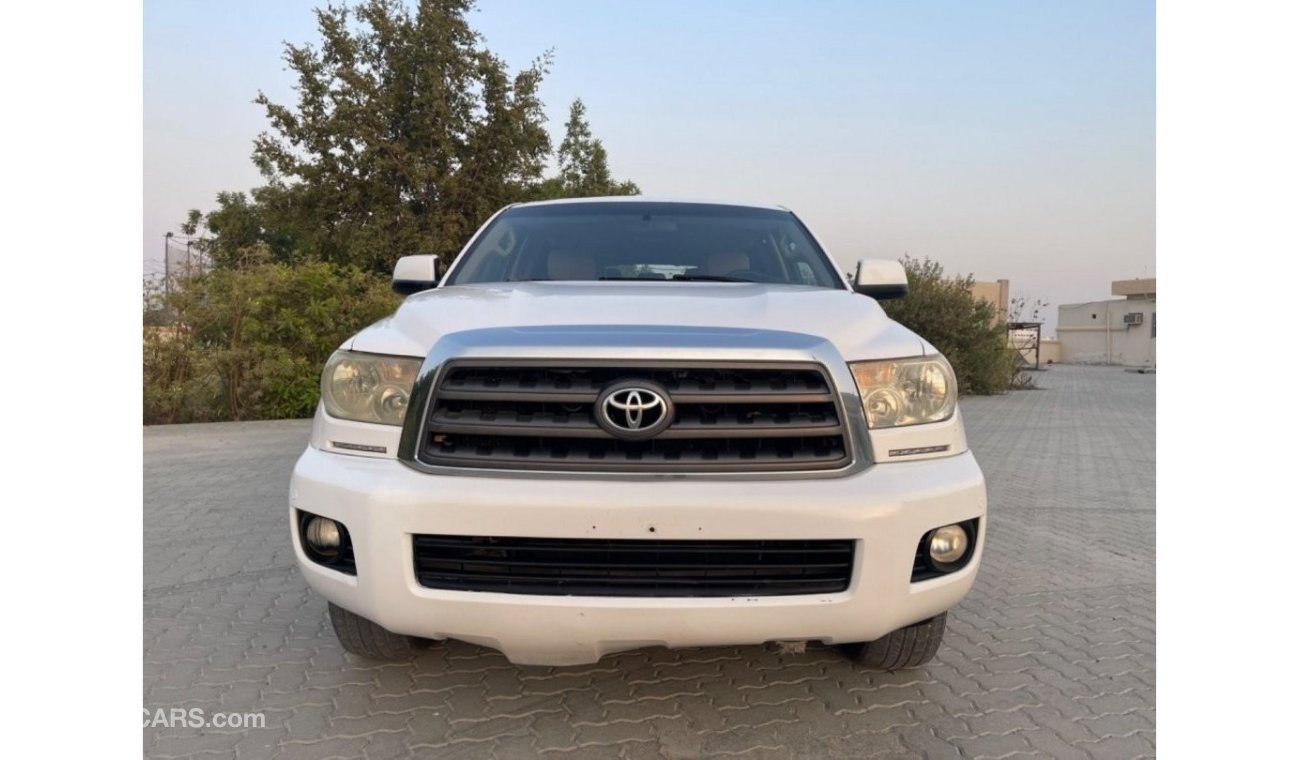 Toyota Sequoia Limited Toyota Sequoia   MODEL 2012  V8     L5,7   Excellent Condition (GCC  _ SPEC) - VERY GOOD CON