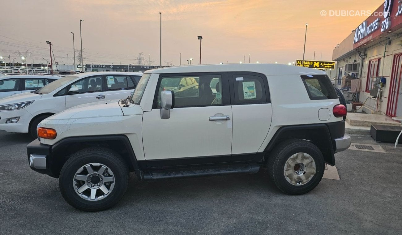 Toyota FJ Cruiser TOYOTA FJ CRUISER 4.0L PETROL 2024 MODEL export price 135000 aed