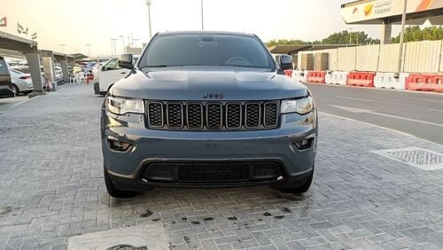 Jeep Grand Cherokee Laredo 3.6L Jeep Grand Cherokee Laredo - 2018 - Dark Grey