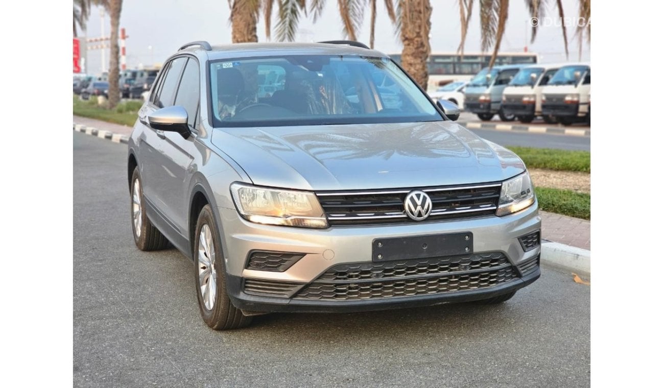 Volkswagen Tiguan SE English