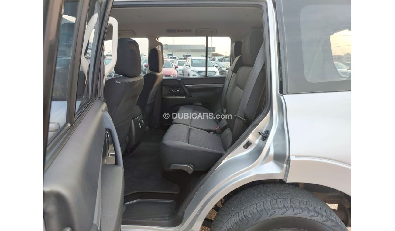 ميتسوبيشي باجيرو MITSUBISHI PAJERO RIGHT HAND DRIVE 2021 MODEL 3.2 L DIESEL AUTOMATIC(PM01959)