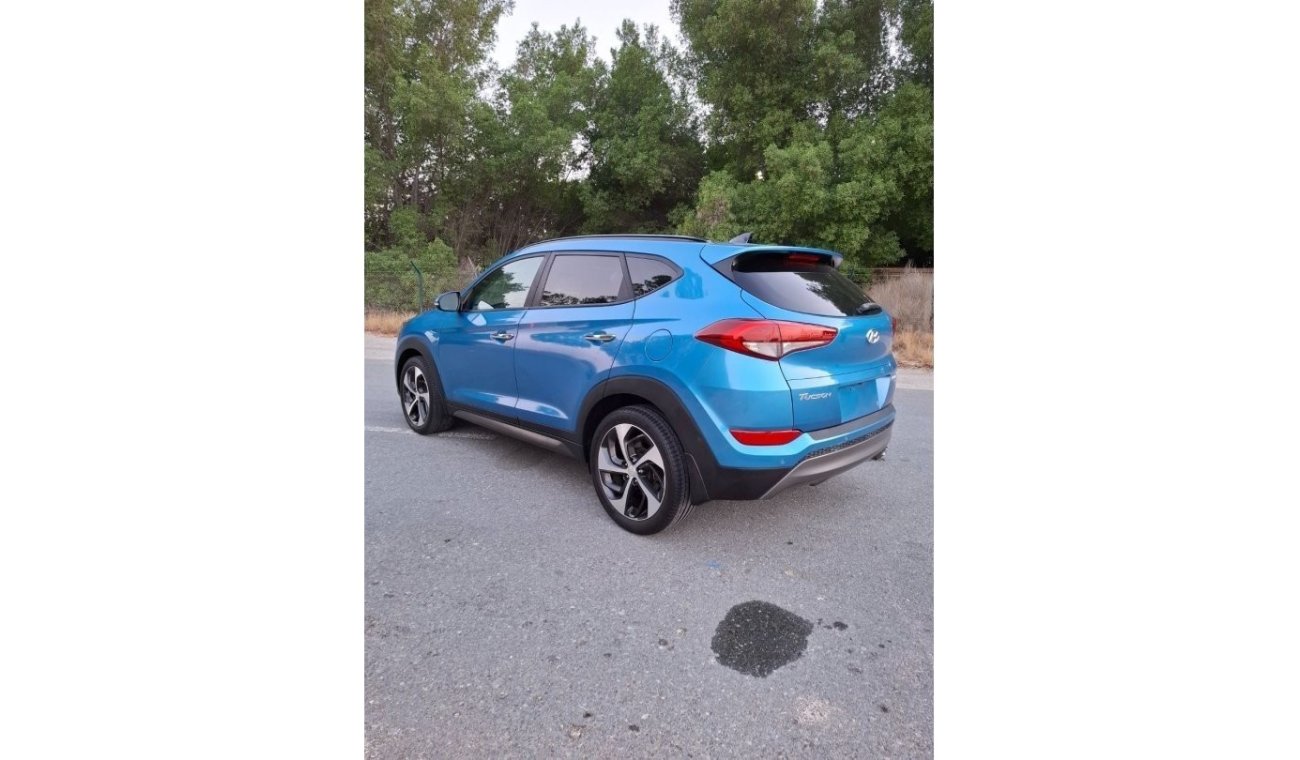 Hyundai Tucson GLS Plus Tucson, American import, accident-free, unpainted, full specifications, panoramic, full spe