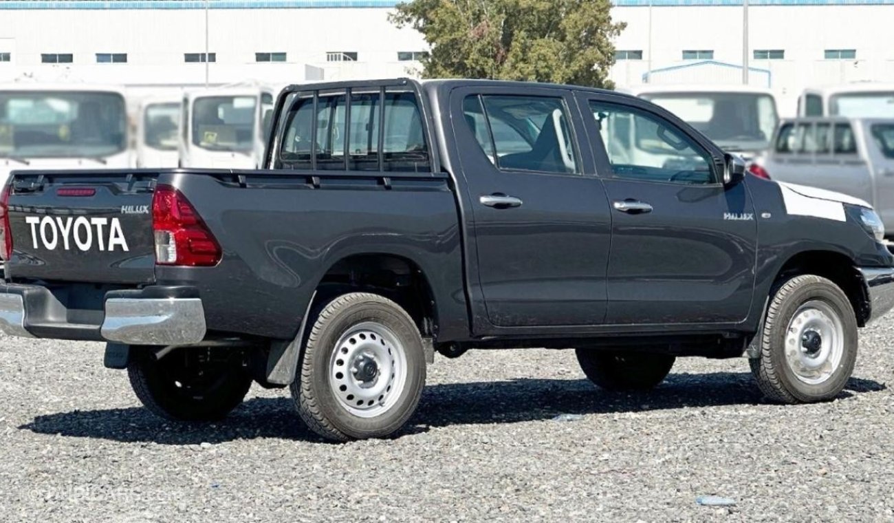 Toyota Hilux Toyota Hilux 2.4L diesel basic option manual 2024