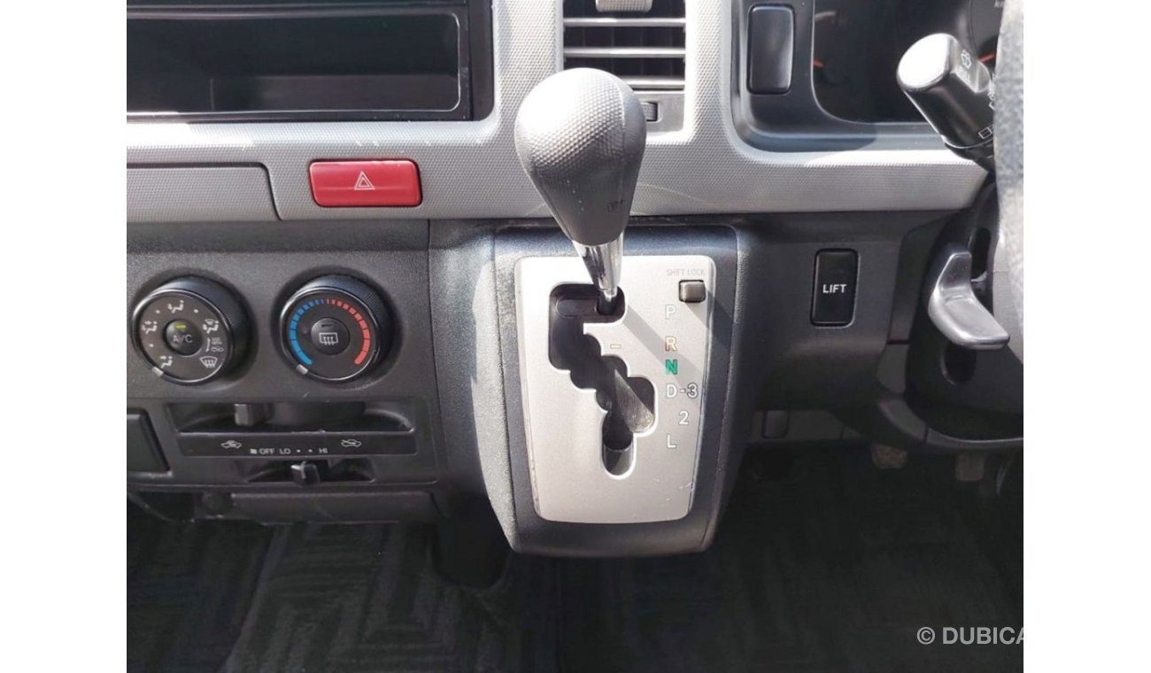 Toyota Hiace TOYOTA HIACE COMMUTER VAN RIGHT HAND DRIVE(PM09879)