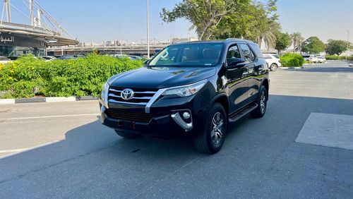 Toyota Fortuner TOYOTA FORTUNER EXR 2017 V4  PETROL 4x4 . 7 SEATER