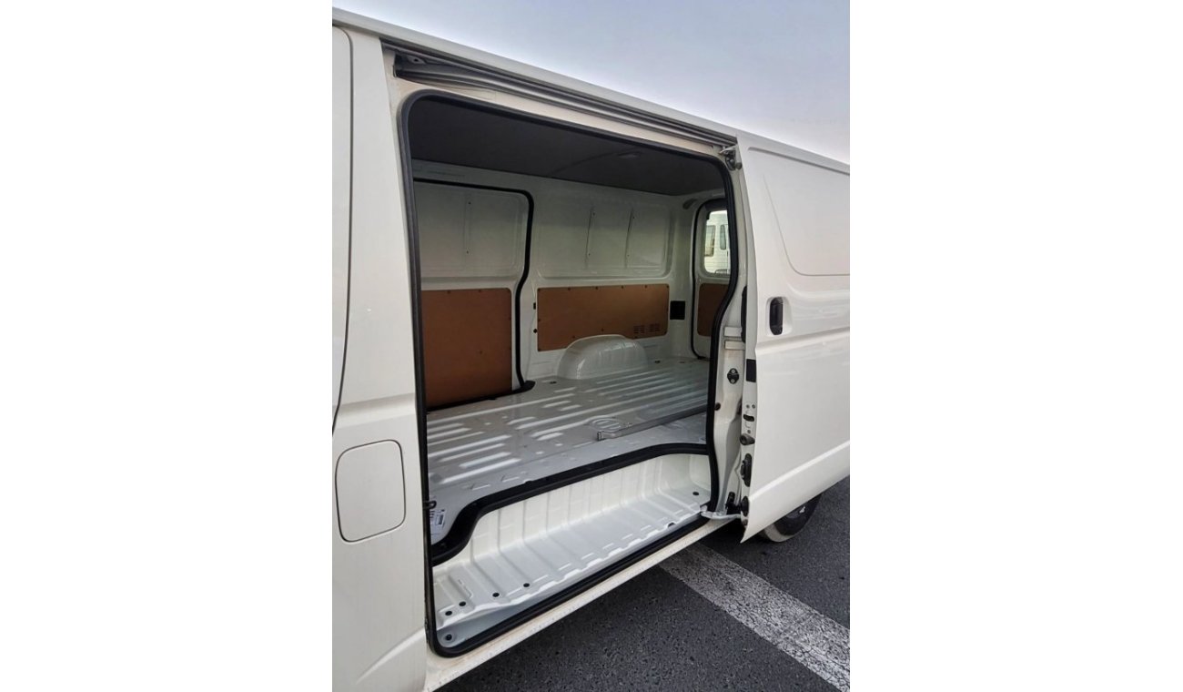 تويوتا هاياس 2023 TOYOTA HIACE STD ROOF CARGO VAN 2.7L M/T