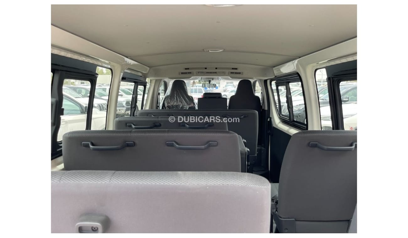 تويوتا هاياس Toyota Hiace Std roof, 2.5l diesel, 2023 model