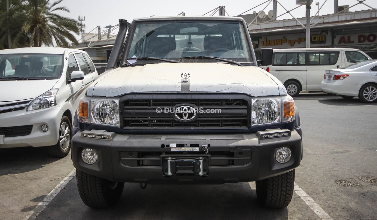 Toyota Land Cruiser LC79 Double Cab Pickup  V6 4.0L