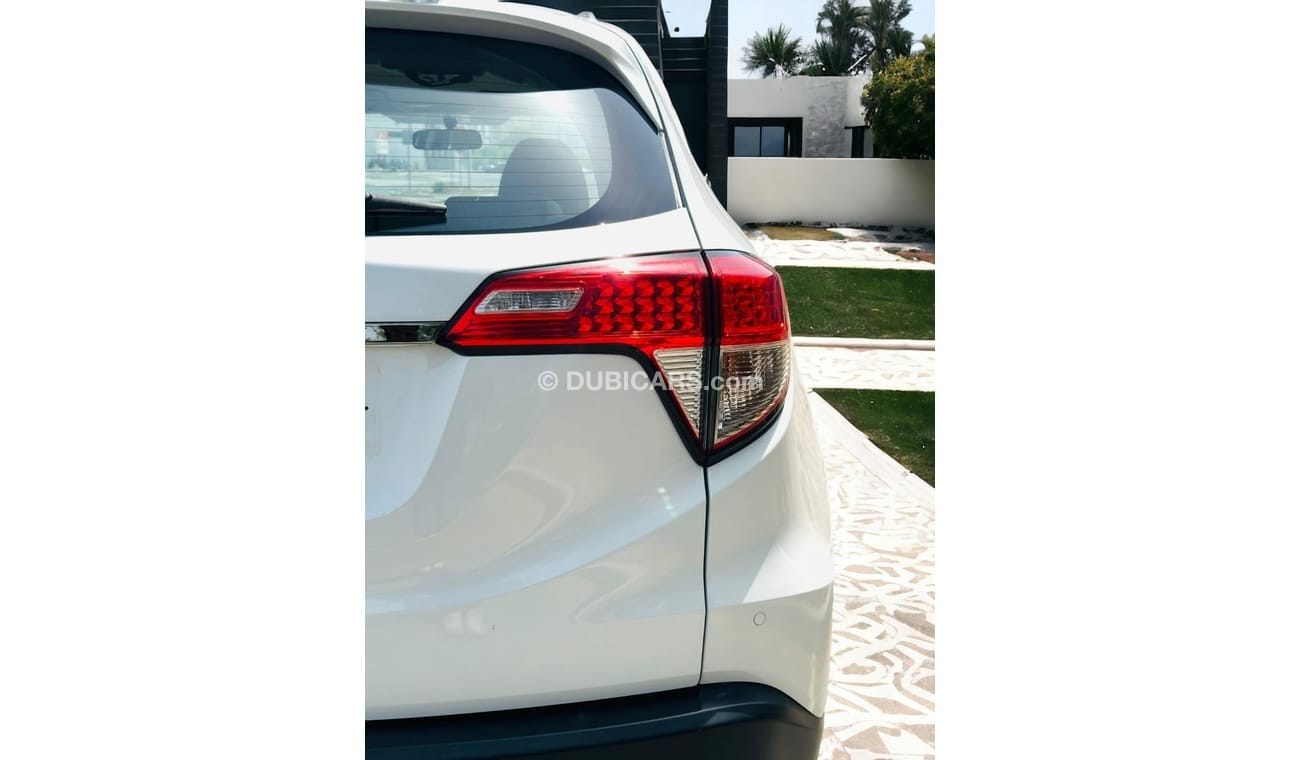 Honda HRV AED 890 PM | HONDA HR-V LX 1.8 I4 | GCC | 0% DP | LOW MILEAGE