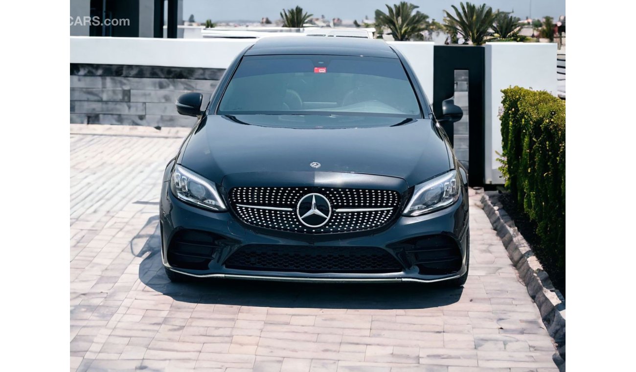 Mercedes-Benz C 300 Luxury FIX PRICE | AED 945 PM AVAILABE | Mercedes C300 AMG 2018 | NO LOW BALLERS | NO ACCIDENT HISTO